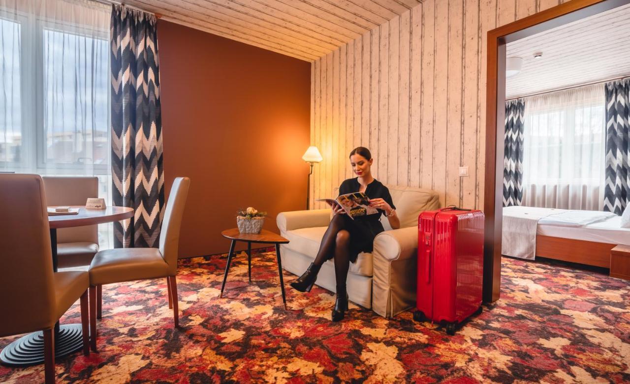 Hotel Lajta Park Mosonmagyaróvár Exteriör bild