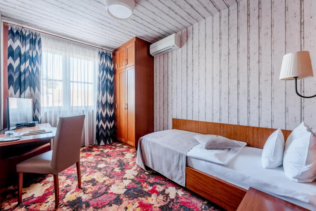 Hotel Lajta Park Mosonmagyaróvár Exteriör bild