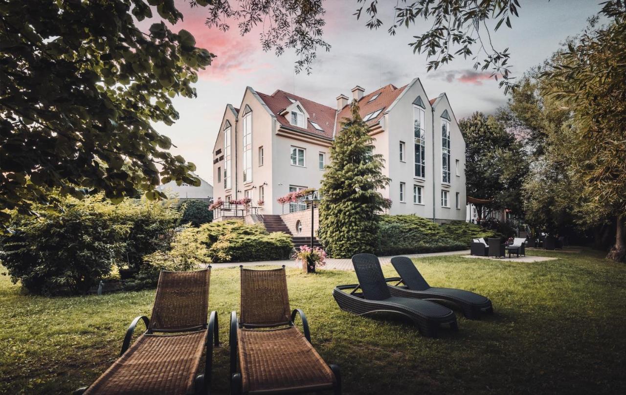Hotel Lajta Park Mosonmagyaróvár Exteriör bild